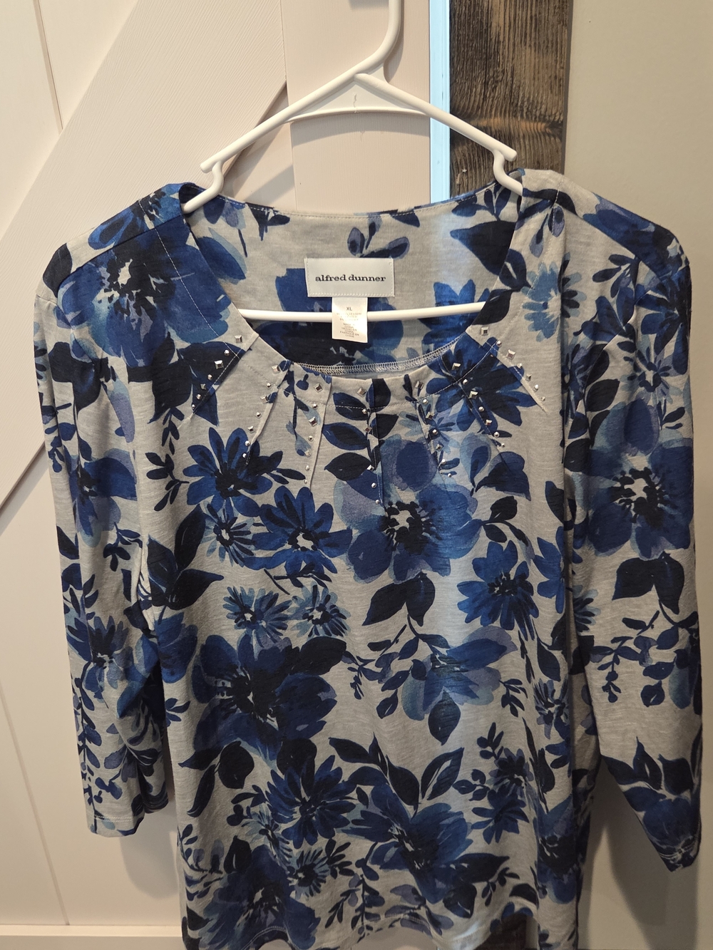 2 - Alfred Dunner Floral Print and Stud Accents Tops XL -